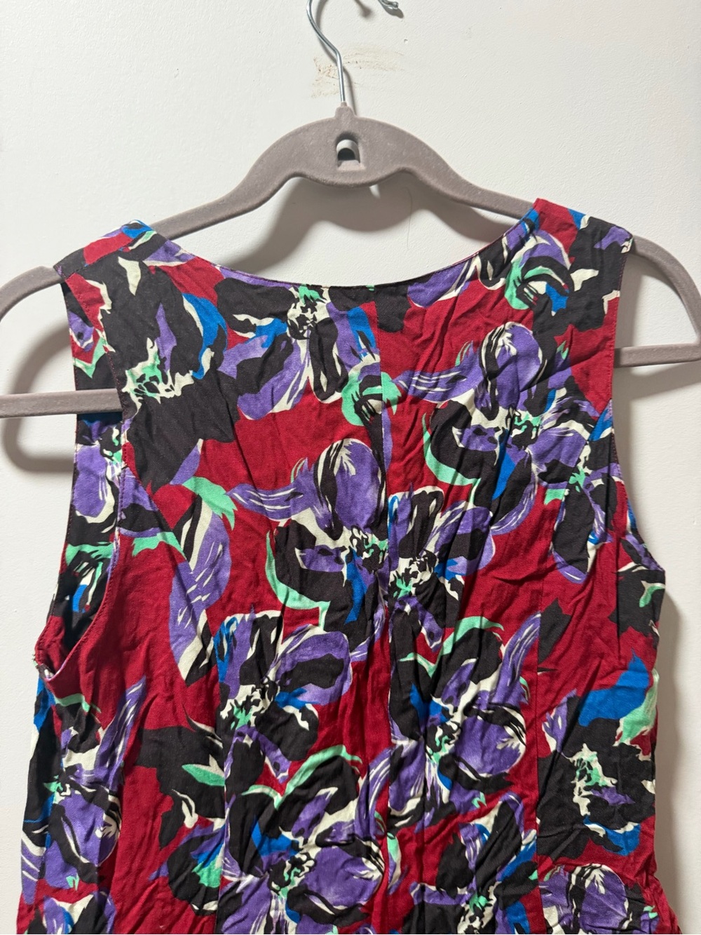 Sleeveless Floral Print Women’s Top in Red - Picture 5 of 5